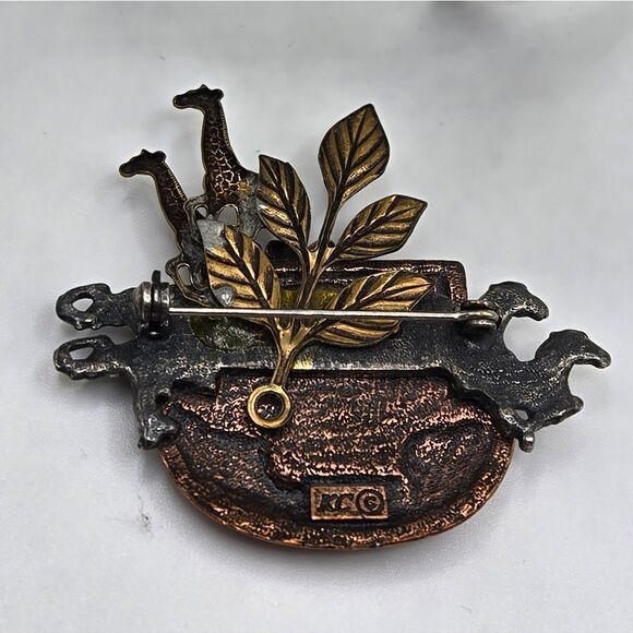 "5/$25" Vintage KC Noah's Ark Tri Rone Brooch Pin - Picture 3 of 6